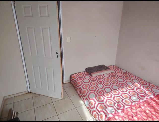 2 BEDROOM PROPERTY TO RENT IN NALEDI EXT 2